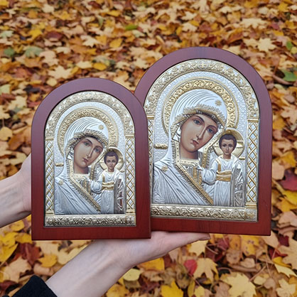 Икона в красном дереве Богородица Казанская