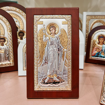 Икона в красном дереве Ангел хранитель, прямоугольная