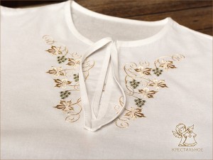 крестильная рубашка из бязи с красивой виноградной вышивкой крестильная рубашка из бязи с красивой виноградной вышивкой